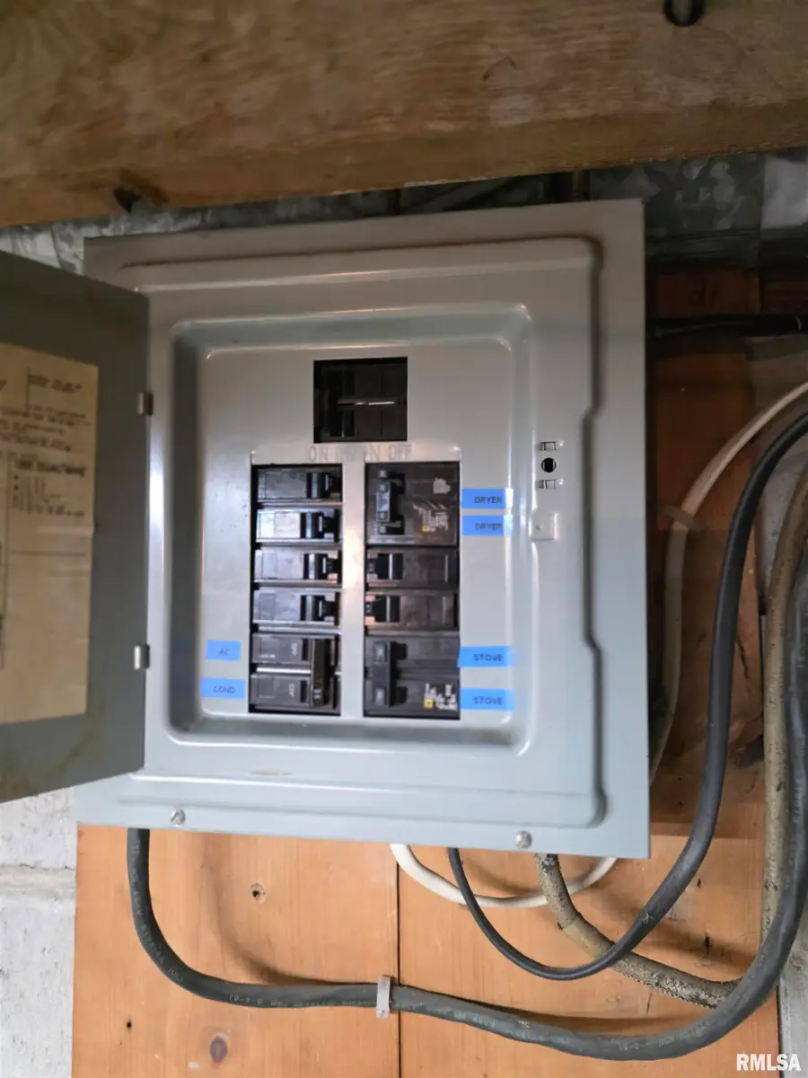 315 E Washington Street, Avon, IL 61415 - Image #3