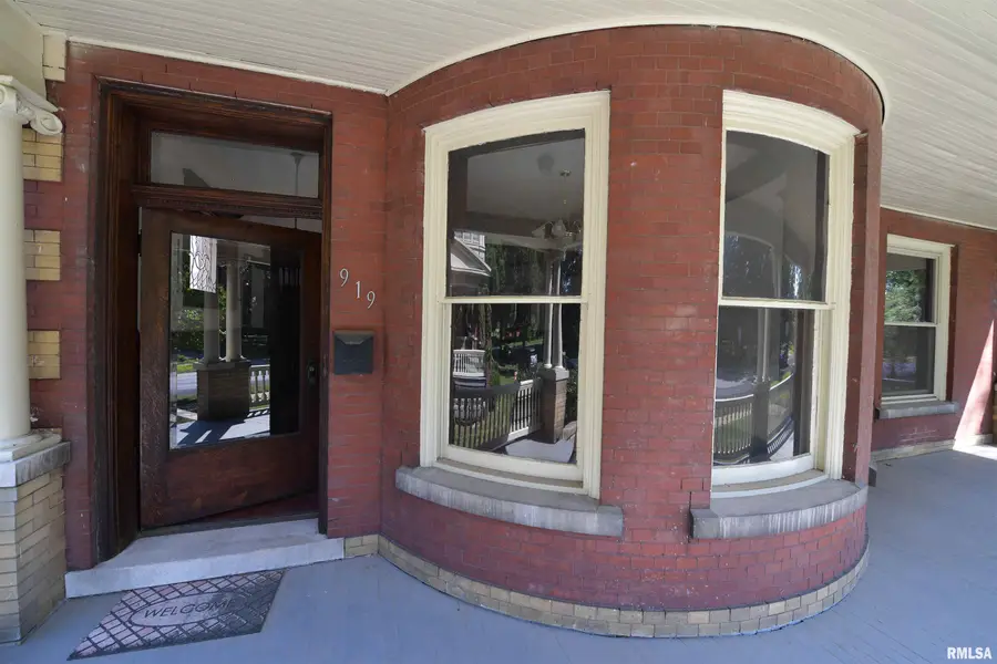 919 W Moss Avenue, Peoria, IL 61606 - Image #2