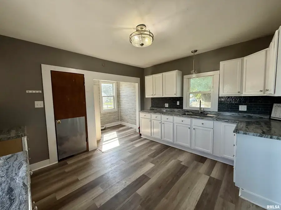 975 Old West Locust Street, Canton, IL 61520 - Image #3