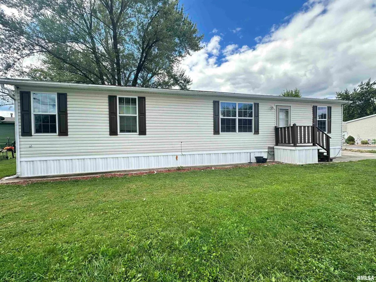 319 Avenue F, Bloomington, IL 61704 - Image #1