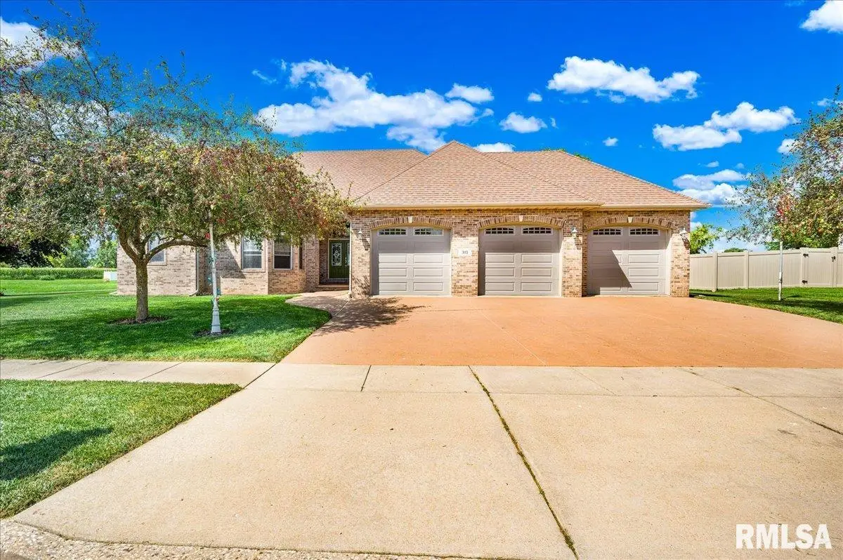 303 N Sycamore Trail, Chillicothe, IL 61523 - Image #1