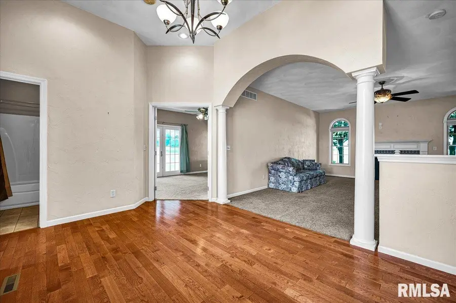 303 N Sycamore Trail, Chillicothe, IL 61523 - Image #3