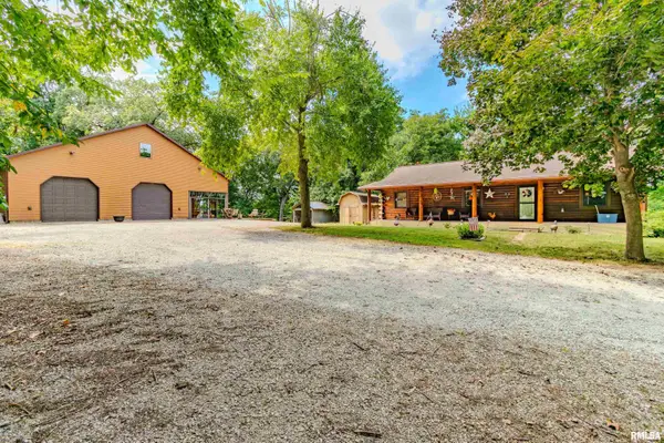 1101 County Road 950 N, Bath, IL 62617