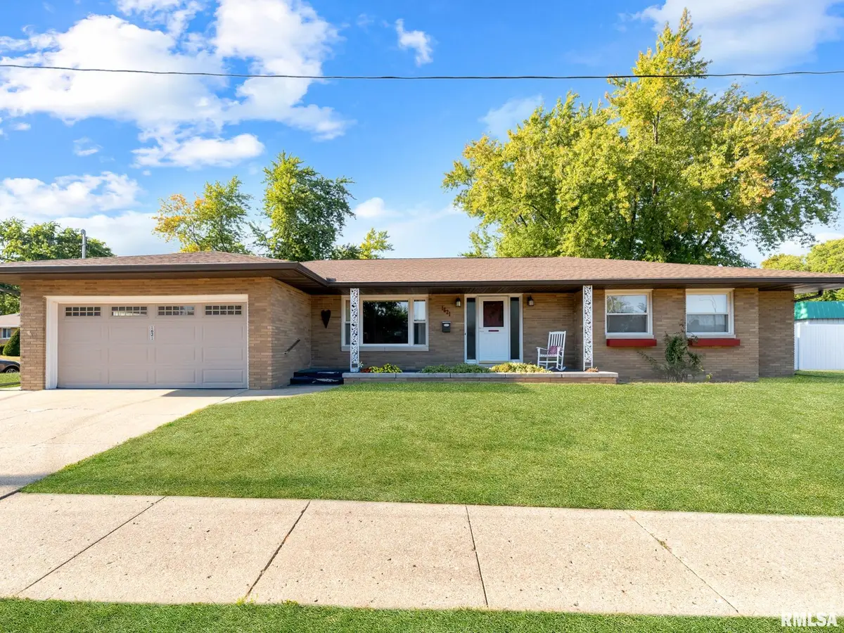 1621 Valle Vista Boulevard, Pekin, IL 61554 - Image #1