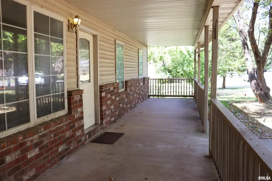 617 N Stewart Street, Creve Coeur, IL 61610 - Image #2