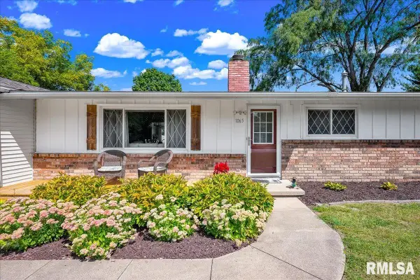 1065 Lakeview Road South, Dahinda, IL 61428