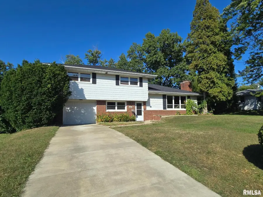 2823 W Greenbrier Lane, Peoria, IL 61614 - #2