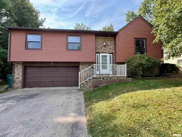 1707 Riverview Drive, Macomb, IL 61455