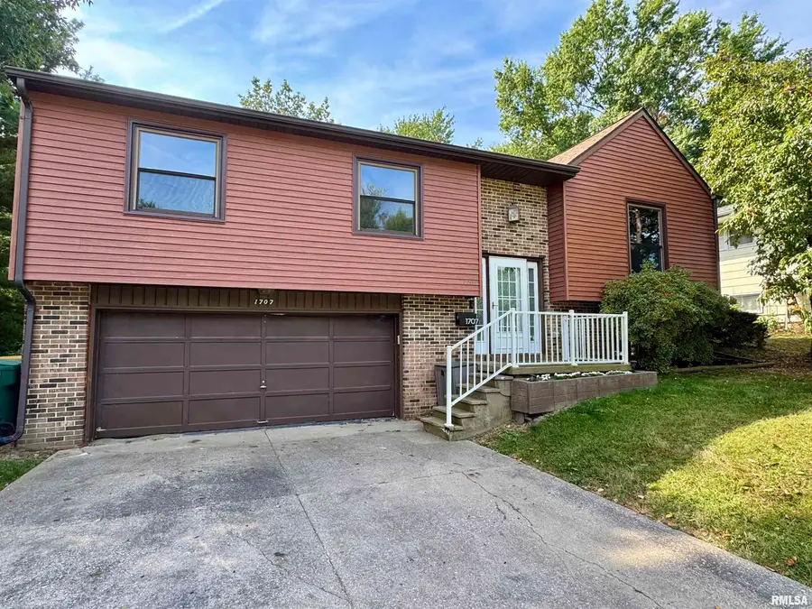 1707 Riverview Drive, Macomb, IL 61455 - #2