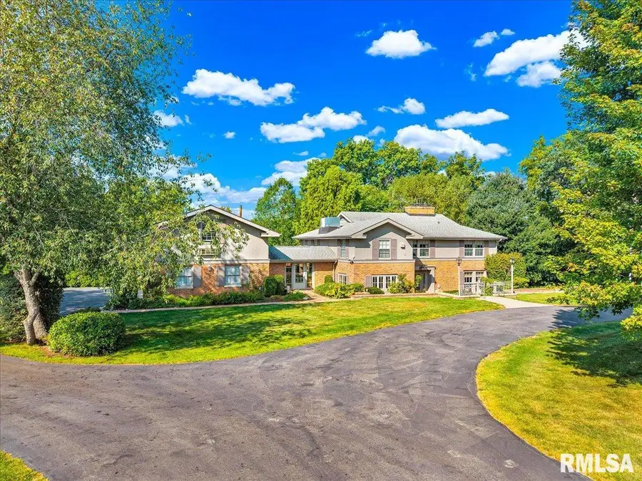 62 Redwood Circle, Canton, IL 61520 - Image #2