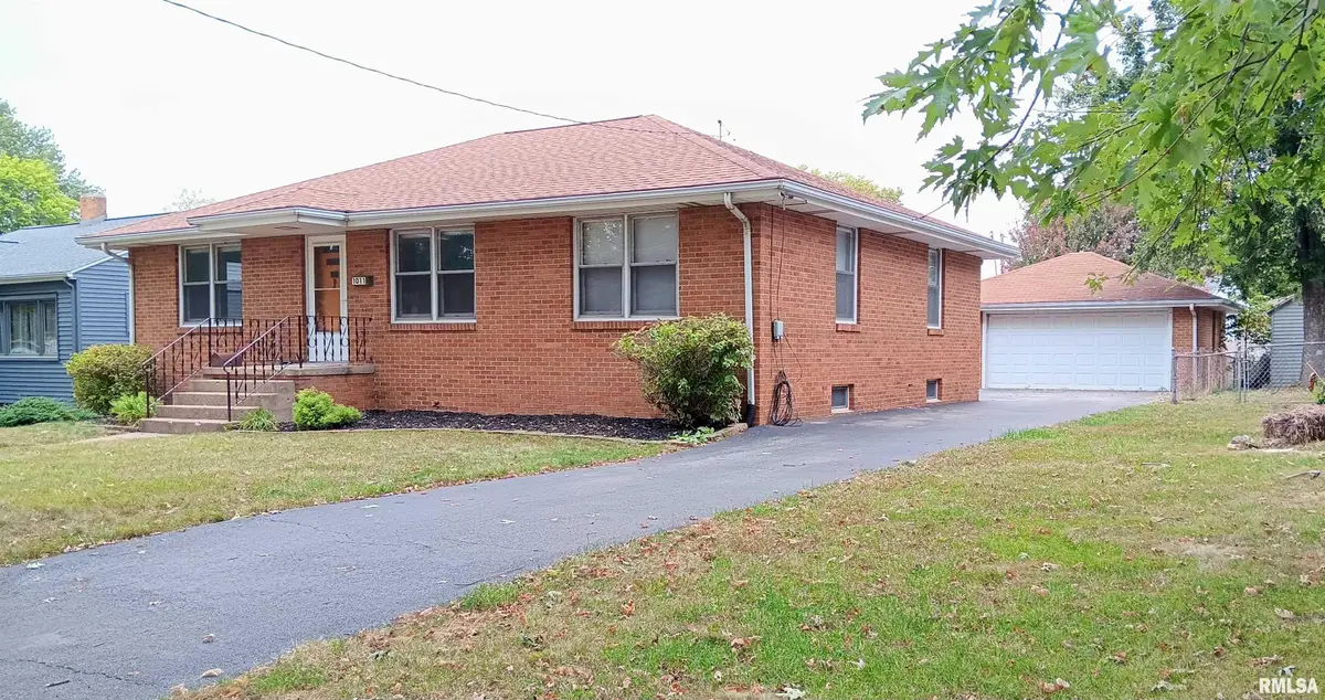 1011 Jefferson Street, Pekin, IL 61554 - Image #1