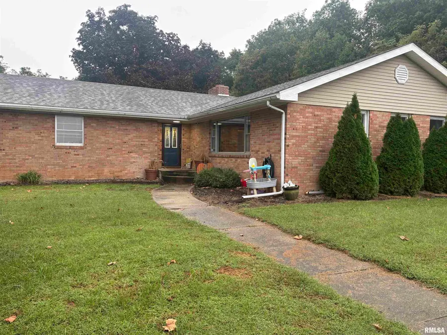 1928 N State Highway 100 Highway, Astoria, IL 61501 - Image #2