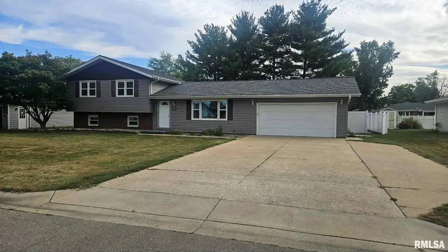 214 Palm Street, Canton, IL 61520 - Image #2