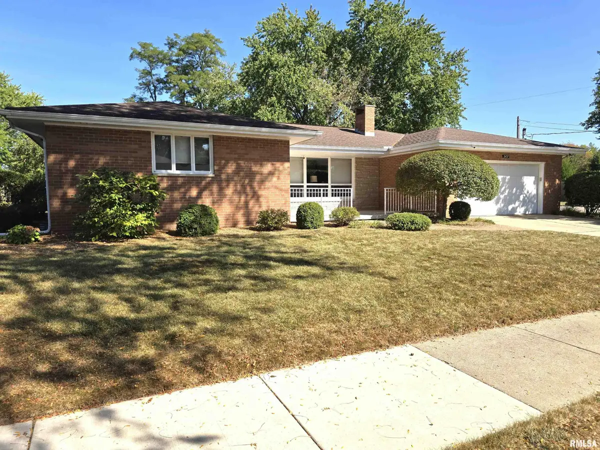 2437 Willow Street, Pekin, IL 61554 - Image #1
