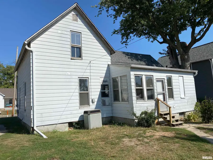 324 W Spruce Street, Canton, IL 61520 - Image #2