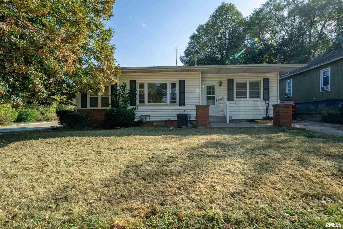 334 W Birch Street, Canton, IL 61520 - Image #1