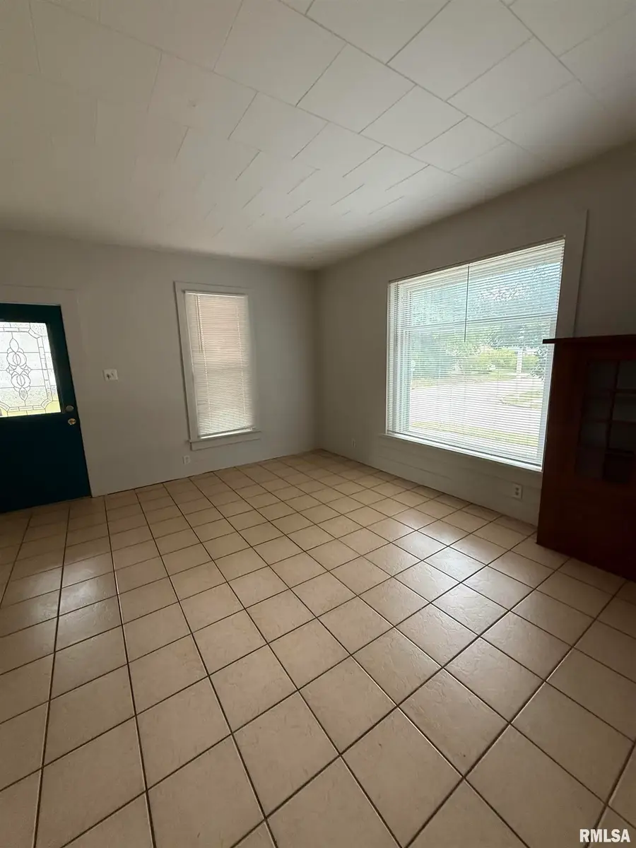 404 W Pierce Street, Macomb, IL 61455 - Image #3