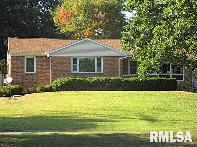 205 N Sycamore Terrace, Canton, IL 61520 - Image #1