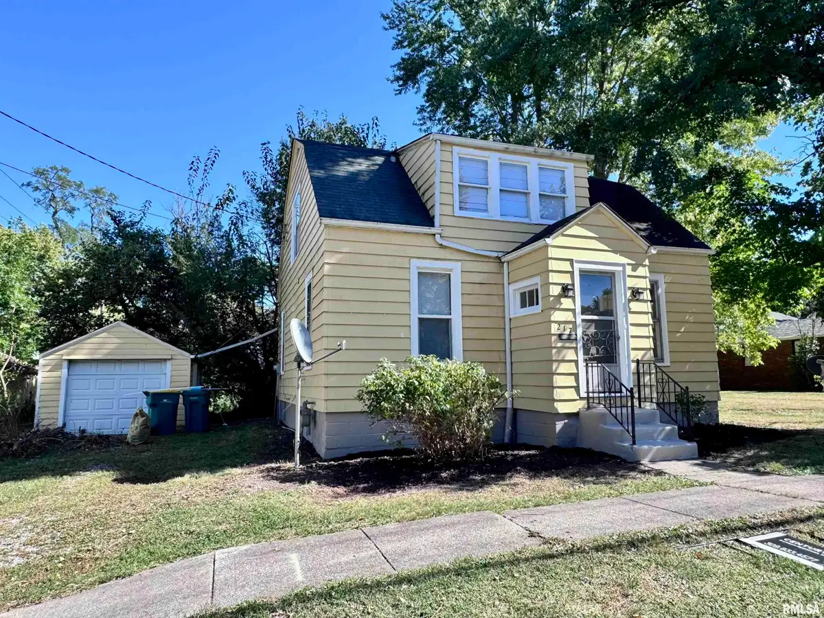 217 N Clay Street, Macomb, IL 61455 - Image #1