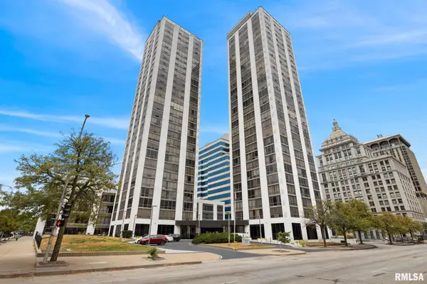 123 SW Jefferson Avenue #E25A, Peoria, IL 61602