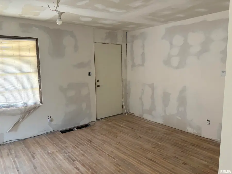 2424 W Millman Street, Peoria, IL 61605 - Image #2