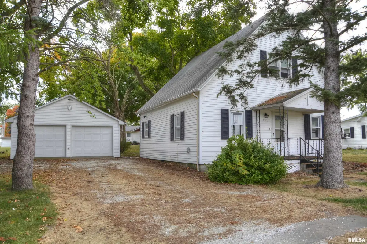 705 W Adams Street, Blandinsville, IL 61420 - Image #1