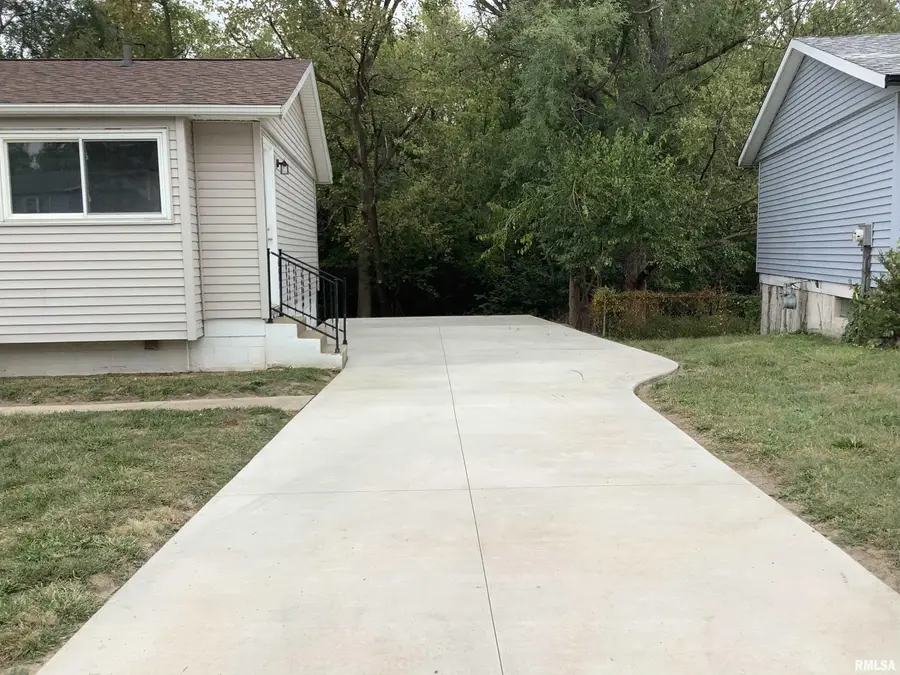 4017 W Courtland Street, Peoria, IL 61615 - Image #2