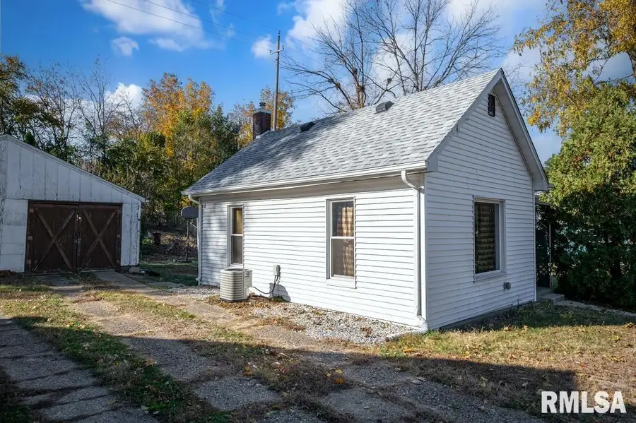 476 Baxter Court, Canton, IL 61520 - Image #3