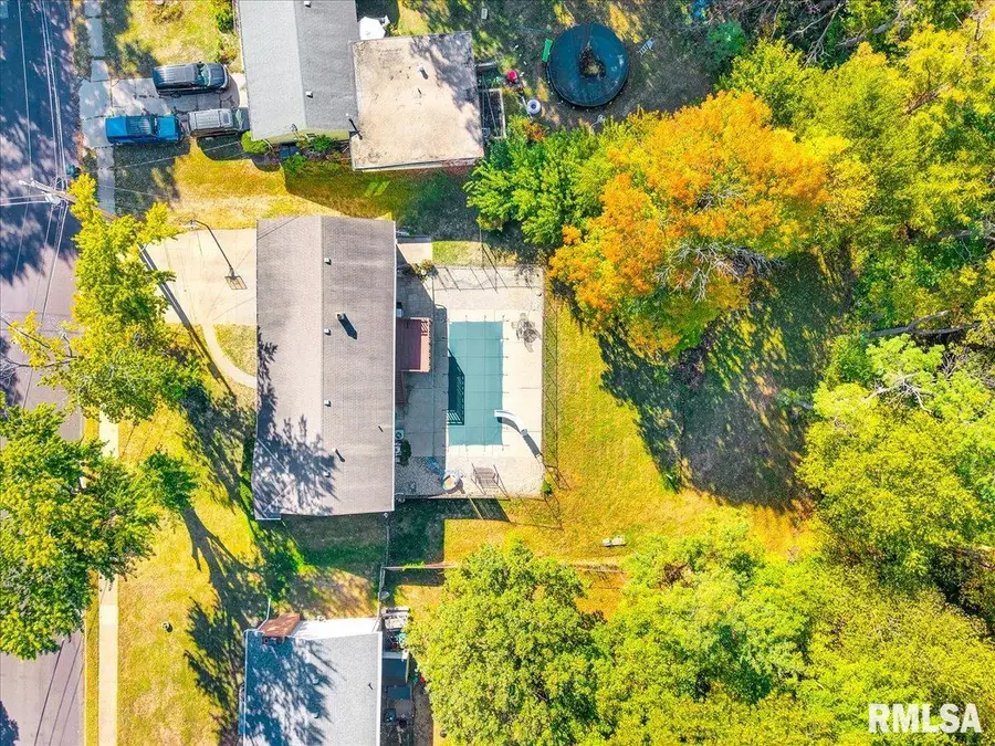 1733 Saint Clair Drive, Pekin, IL 61554 - Image #3