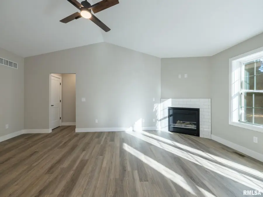 3716 W Eagle Point Drive, Peoria, IL 61615 - Image #3