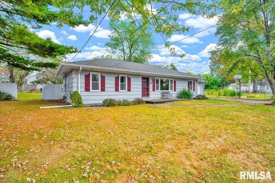 306 Alta Vista Terrace, Creve Coeur, IL 61610 - Image #2