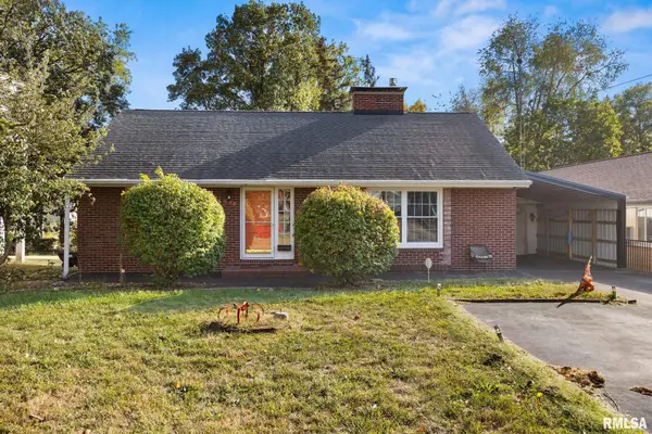 336 W Chestnut Street, Canton, IL 61520