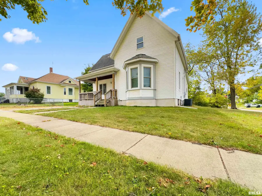 115 W Chestnut Street, Washburn, IL 61570 - Image #2