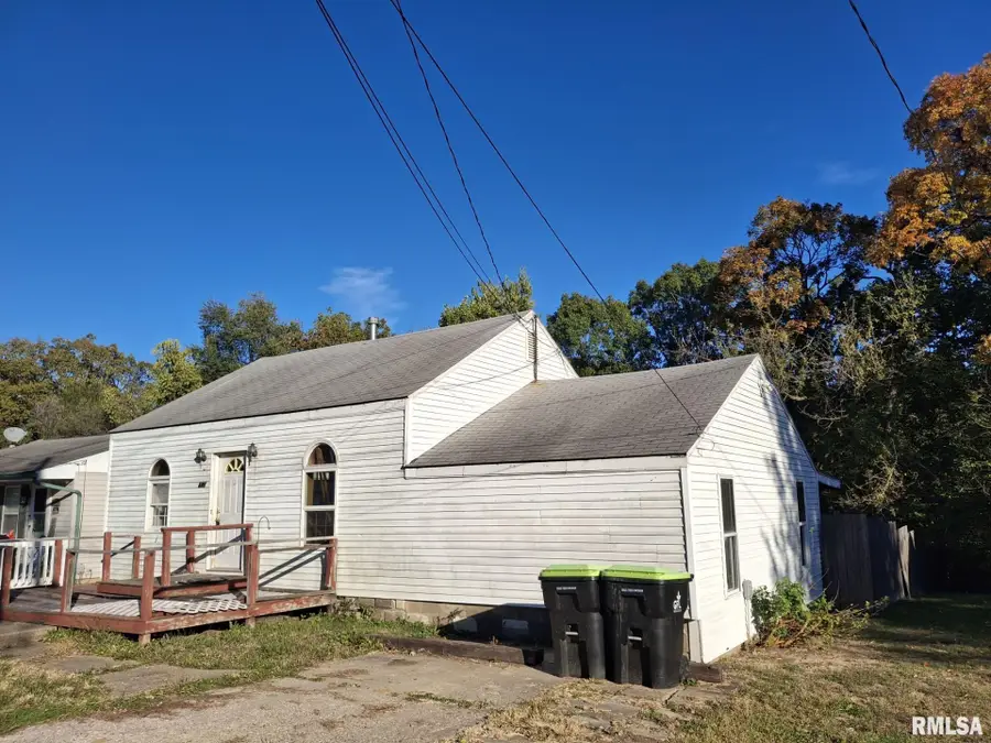 120 Gerber Court, Creve Coeur, IL 61610 - Image #2