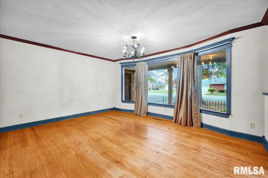 619 N Hushaw Avenue, Chillicothe, IL 61523 - Image #2