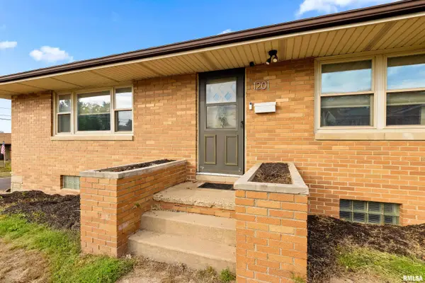 1201 Jefferson Street, Pekin, IL 61554