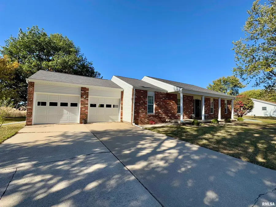 1347 Carolbeth Avenue, Macomb, IL 61455 - Image #3