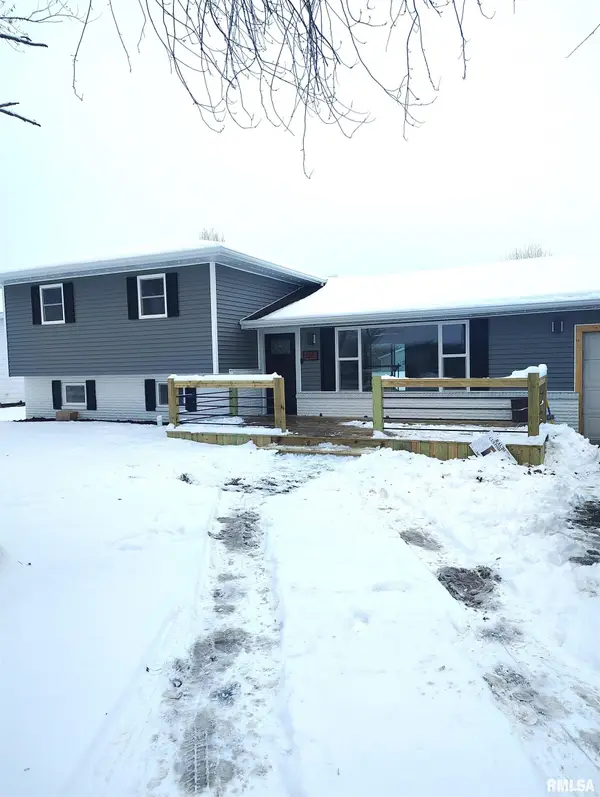 135 S 17th Avenue, Canton, IL 61520