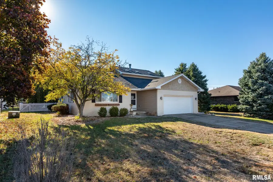 1604 El Camino Drive, Pekin, IL 61554 - Image #2