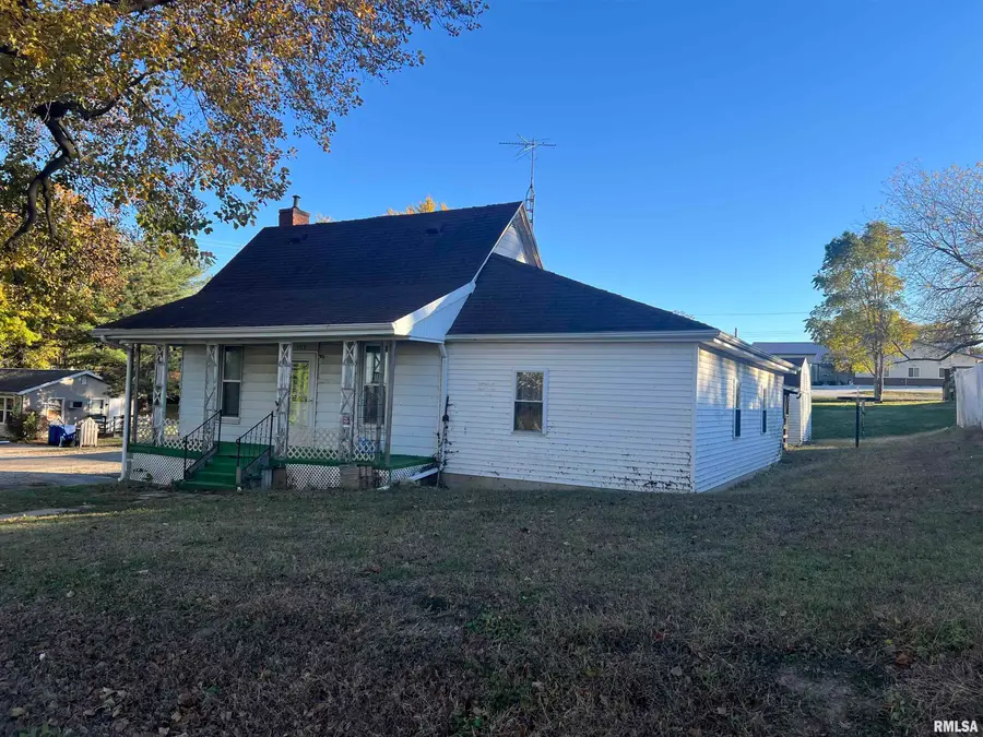 109 E Laurel Street, Table Grove, IL 61482 - Image #2