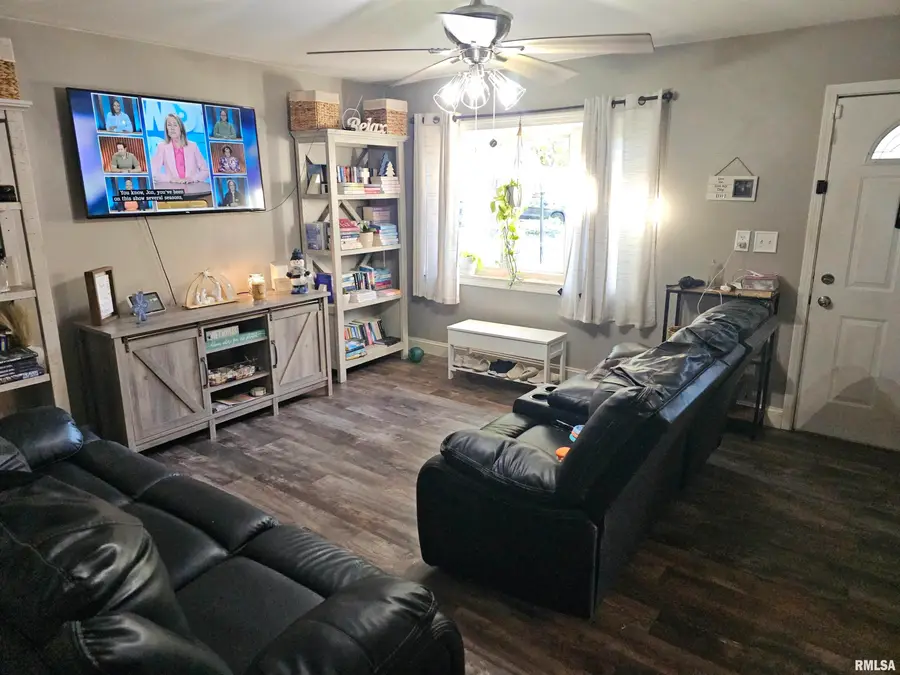 1612 Koch Street, Pekin, IL 61554 - Image #2