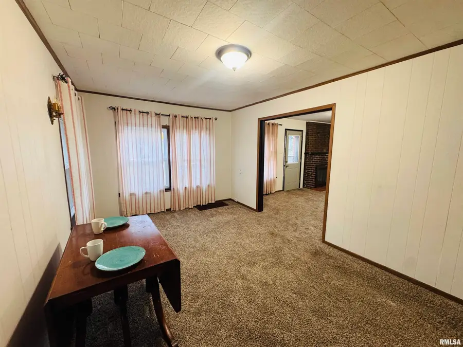 214 W Mcdonough Street, Macomb, IL 61455 - #2