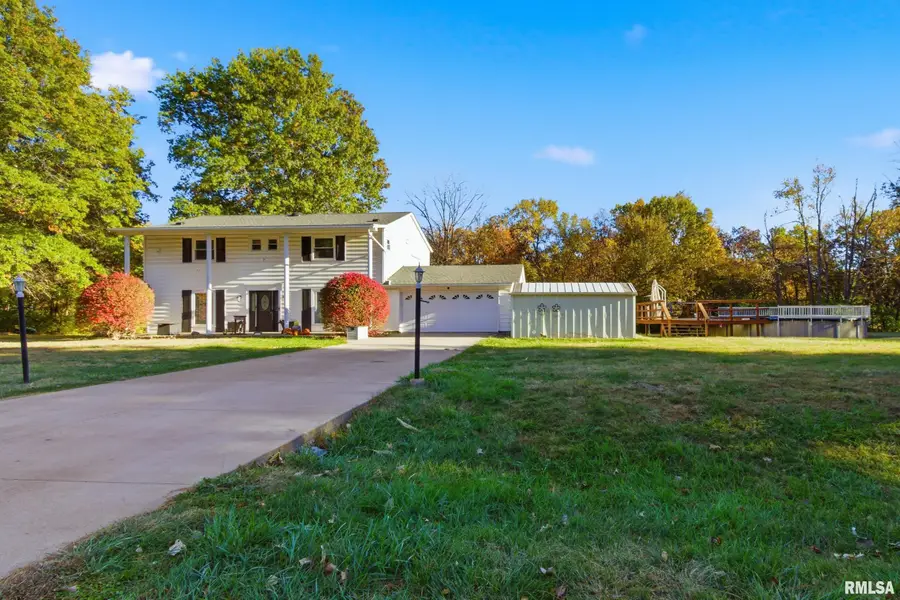 21 Armstrong Court, Macomb, IL 61455 - Image #2