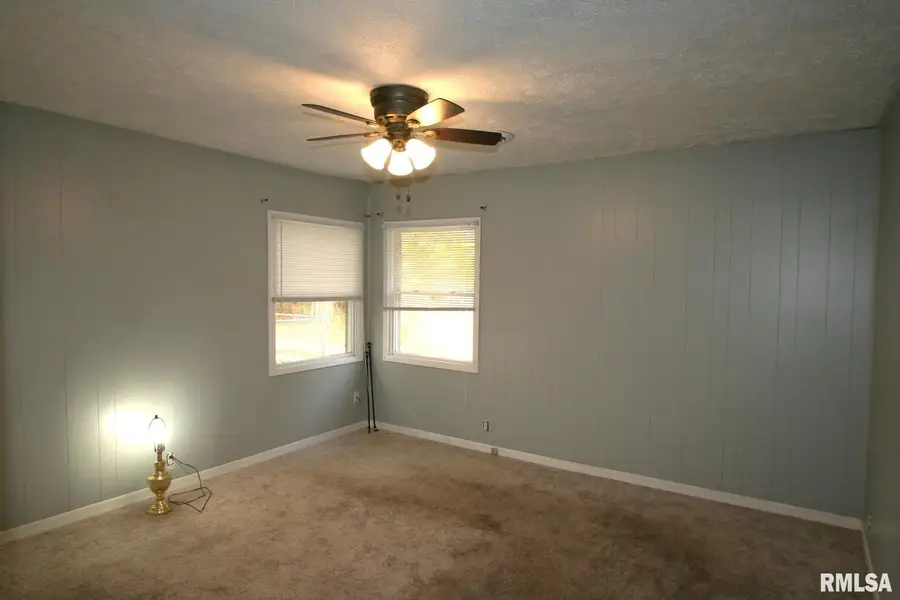 204 E 4th Street, Mackinaw, IL 61755 - Image #3