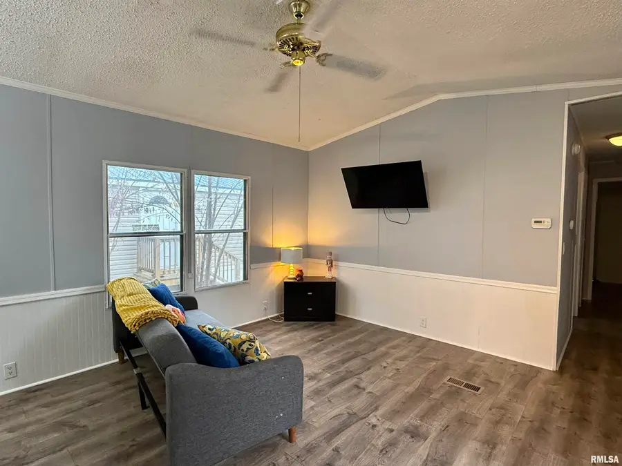 8414 N Dundee Road, Peoria, IL 61615 - Image #2