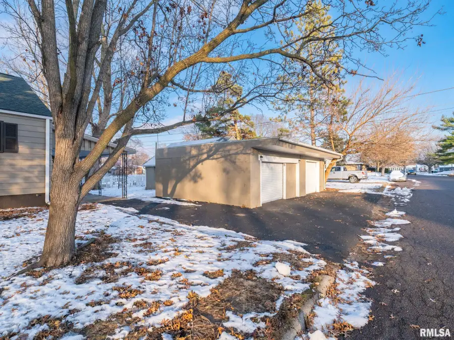 1030 S 13th Street, Pekin, IL 61554 - Image #2