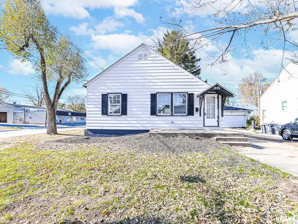 1229 S 8th Street, Pekin, IL 61554