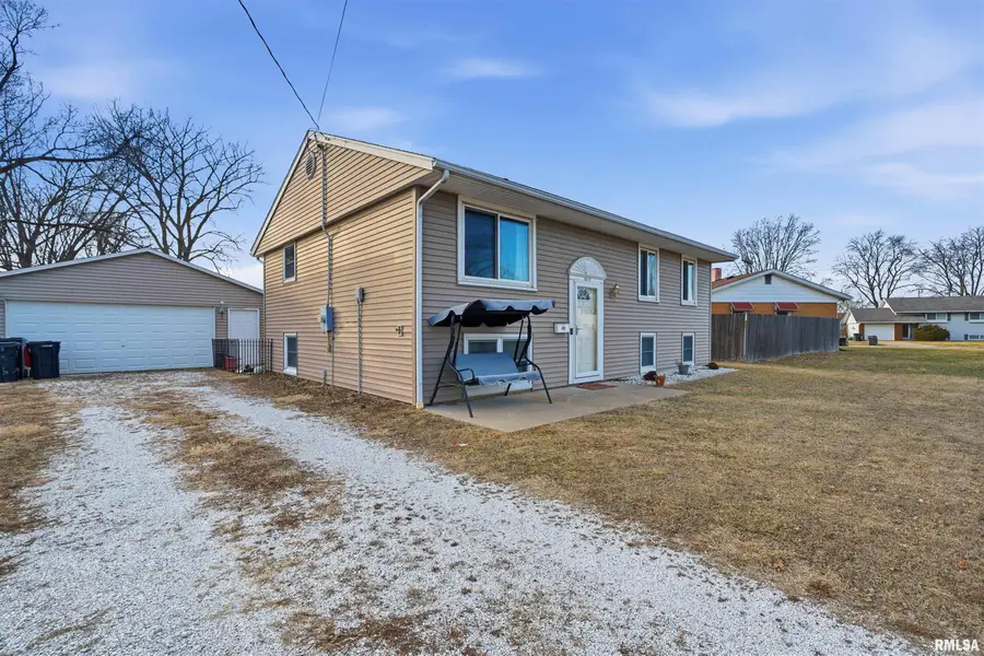 1617 Holiday Drive, Pekin, IL 61554 - Image #2