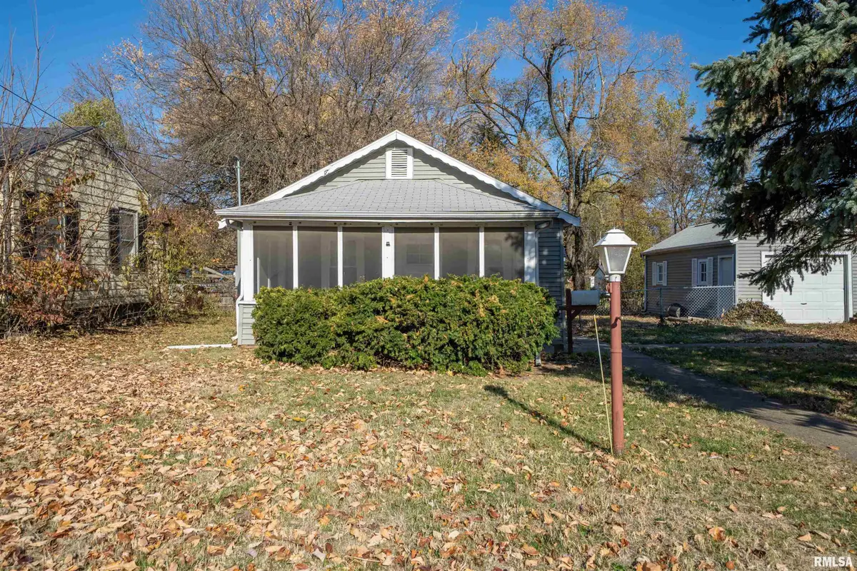 729 E Seneca Place, Peoria, IL 61603 - Image #1