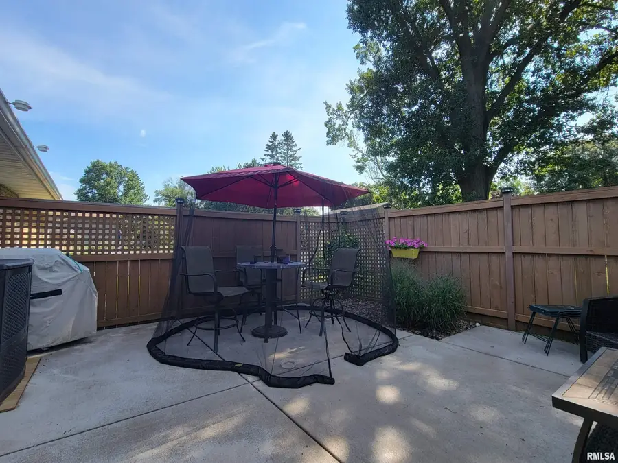 1713 Valle Vista Boulevard, Pekin, IL 61554 - Image #2